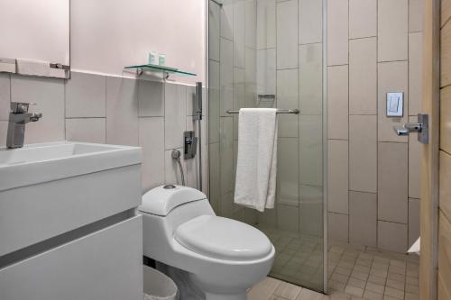 Un baño de Residences by Playa Caracol Residences