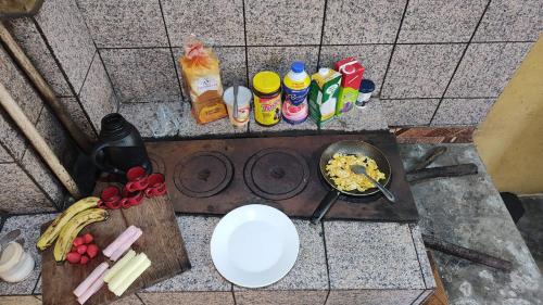 Makanan di atau berdekatan penginapan di ladang