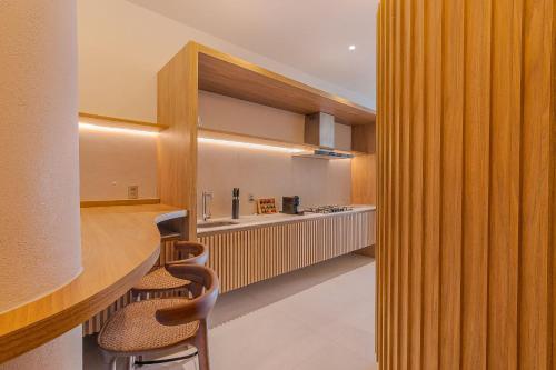 Кухня или мини-кухня в Gorges Residence Salvador
