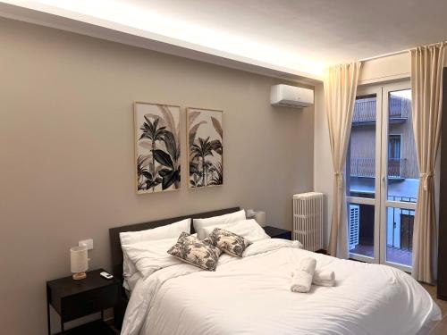 Luxury San Siro Apartment, 5 min Metro, Balcony & Fast WiFi