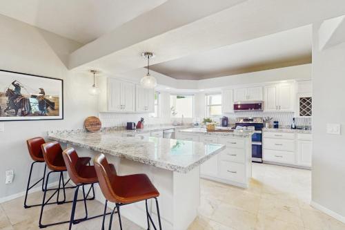 Η κουζίνα ή μικρή κουζίνα στο Palomino Place