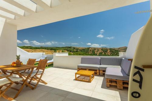 Apartamento con terraza, piscina y parking