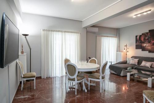 AthensHomes Spacious Comfort Metro apt 3Br 2Ba