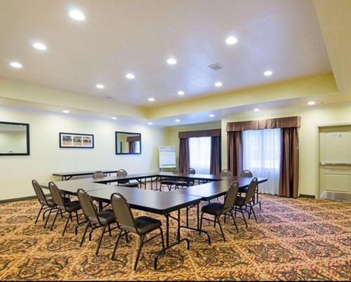 Gallery image of Comfort Inn and Suites in Orange