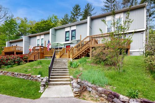 Gallery image of Mountain Breeze in Townsend