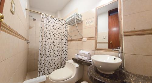 Koupelna v ubytování Retama Hotel Tacna