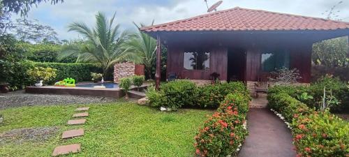 Κήπος έξω από το Hermosa Cabaña en Chachagua