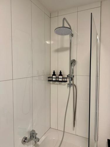Koupelna v ubytování Erholung an den Wasserfällen - Ferienwohnung in Baden-Baden - Stilvolles Apartment mit Terrasse, Parkplatz & ruhiger Lage