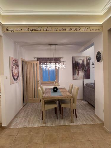 Χώρος καθιστικού στο Király Apartman