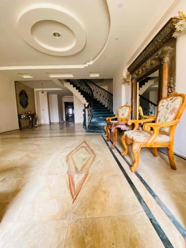 Luxurious Duplex, 5K Premium Housing!