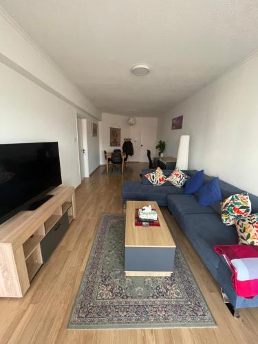 3 bedroom Flat central-5min walk to beach