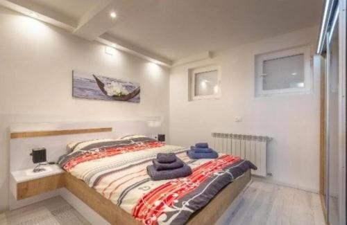 Apartments with parking space Umag - 24205