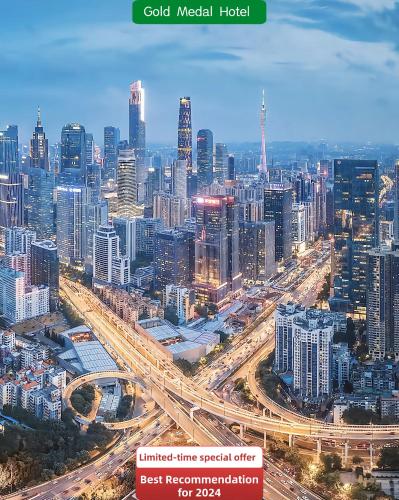 Pemandangan umum bagi Guangzhou atau pemandangan bandar yang diambil dari hotel