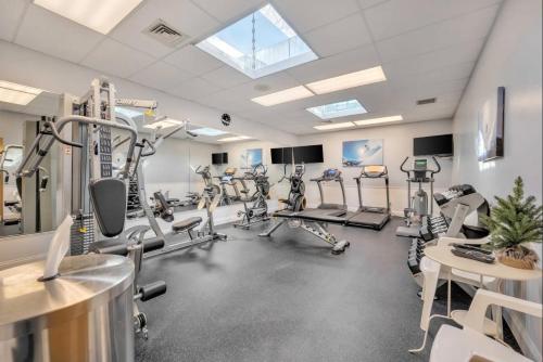 Fitness centrum a/nebo fitness zařízení v ubytování Home at Camelback Mtn with Game Room near Waterparks