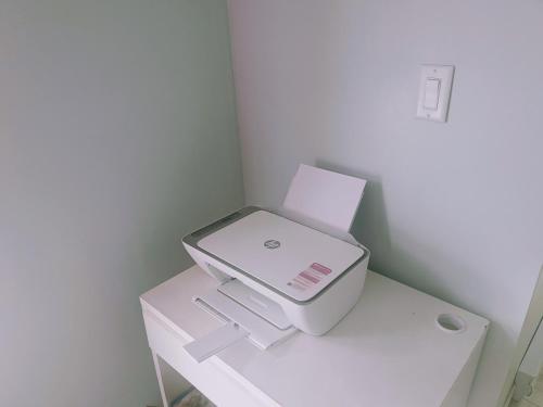 Imagen de la galería de 204 Queen Bedroom Downtown Glace Bay, en Glace Bay