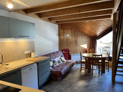 Appartement duplex 6/8 pers, centre station, Le Lioran - FR-1-787-124