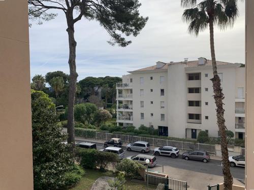 Beau T2 à Hyères avec Parking
