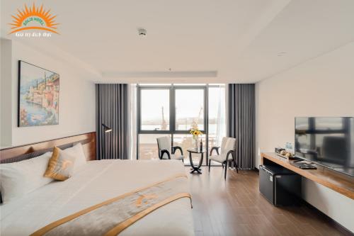Телевизор и/или развлекательный центр в Khách sạn Solis Hotel