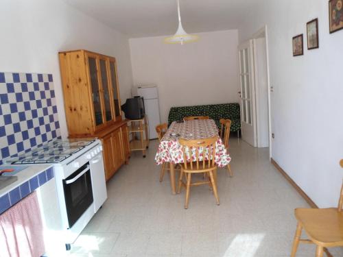 Kuchyň nebo kuchyňský kout v ubytování Casa vicino alla spiaggia di sabbia