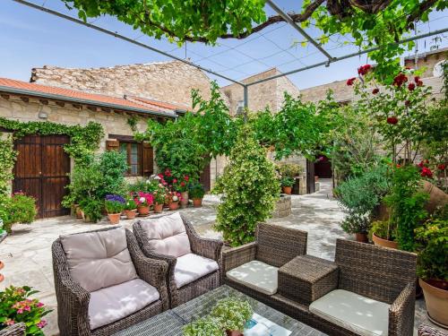 Arsorama Village Homes