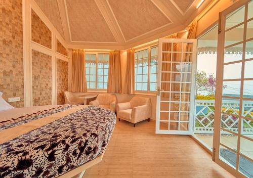 Postel nebo postele na pokoji v ubytování Firefly Resort