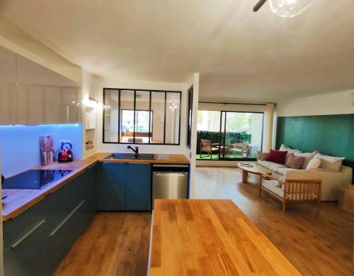 ARCEAUX : Charme au cœur historique: tranquillité et confort