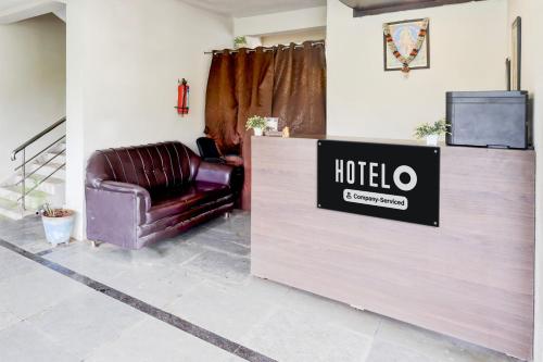 Posezení v ubytování Hotel O Enikepadu Formerly Akshaya