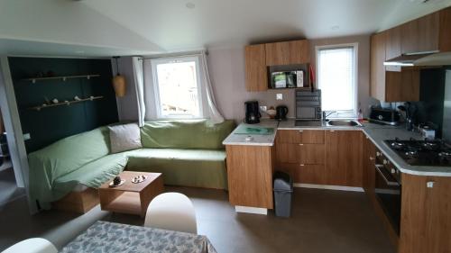 Kuchyň nebo kuchyňský kout v ubytování LG - Entre mer et campagne, 40m2, 2 ch, 2 sdb