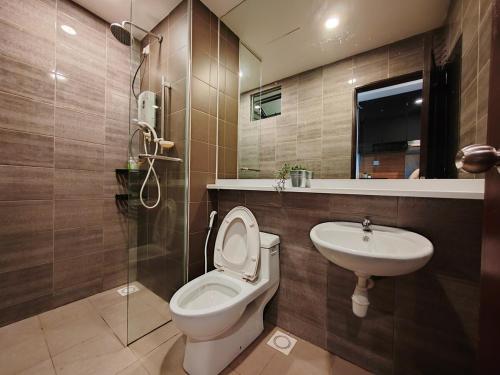 Ένα μπάνιο στο Symphony Tower Premium Studio with Wi-Fi & Netflix