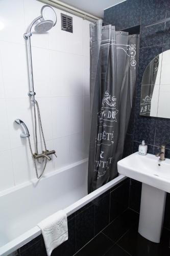 Ένα μπάνιο στο Apartament BonTon