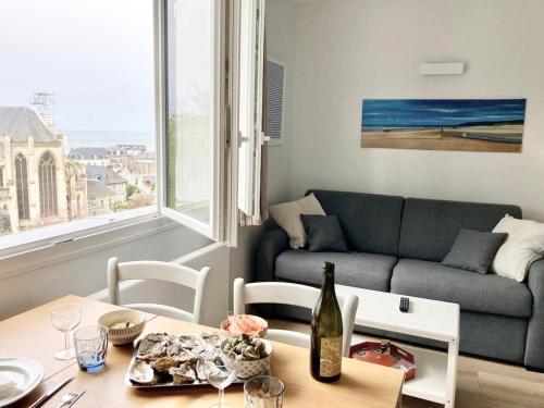 Villers very center, sea view - Private parking