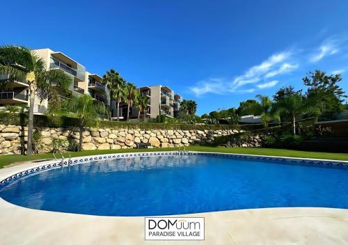 Bazén v ubytování DOMuum Holidays - PARADISE VILLAGE GF nebo v jeho okolí