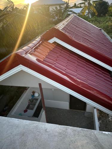 Bangunan di mana terletaknya rumah tamu ini