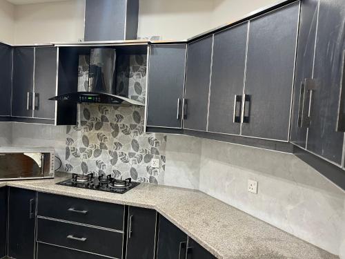 Køkken eller tekøkken på House in bahria