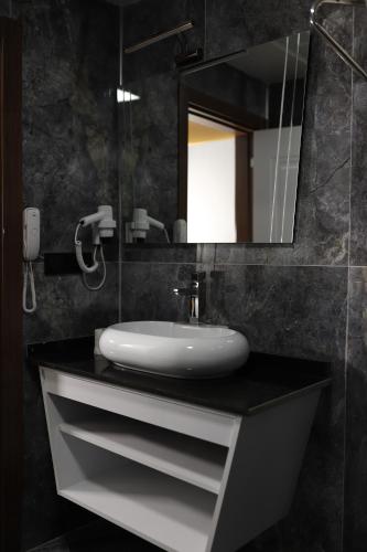 New Konak Hotelにあるバスルーム