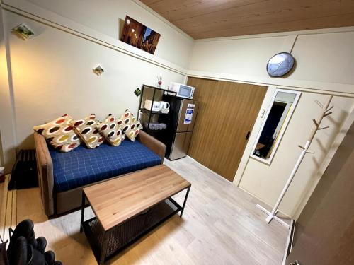 NEW OPEN Available for 10people 1 line to airport