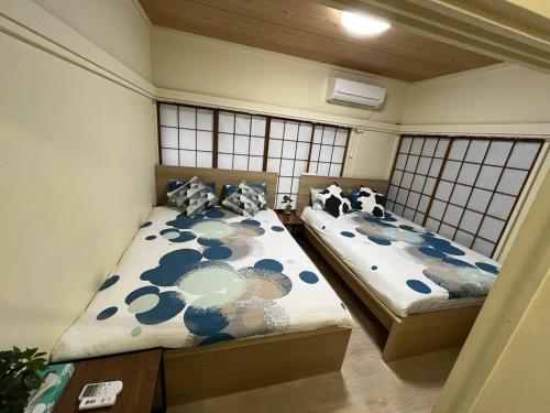 NEW OPEN Available for 10people 1 line to airport