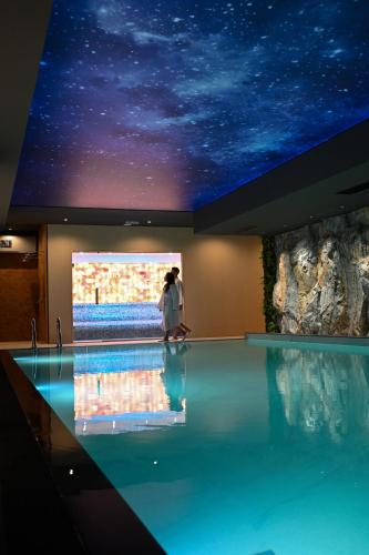 Bazén v ubytování Modena Resort Spa & Wellness Zlatibor nebo v jeho okolí