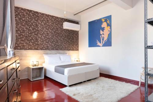 The Industrial Loft - Private Rooftop & Jacuzzi