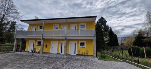 アパートメントが所在する建物