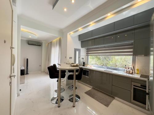 TT Luxury Homes I Zillion - Premium Stay Kalamaria