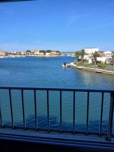 Appartement 2 chambres dans la marina