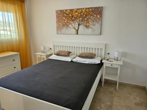 3 bedrooms with pool & parking, close to sea and Gibraltar