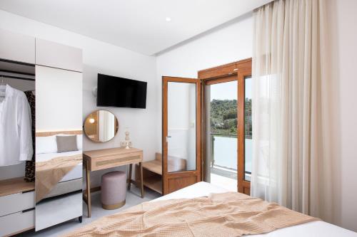 Gambar di galeri bagi Opalium Beach Front Suites di Potos
