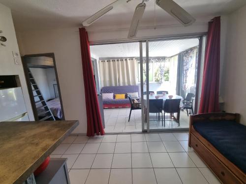 EMPLACEMENT IDEAL, CLIM Appart Maisonnette 4p , au pied de la plage et du Lydia