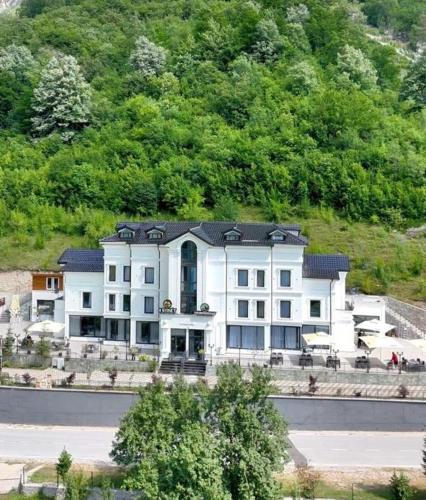 Two Brothers B A&S Hotel Bar & Restaurant