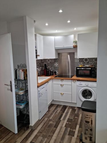 Coté Couchant Superbe T2 tout confort classé 3 étoiles avec piscine, parking, clim, wifi, Netflix