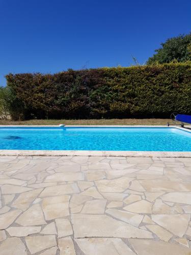 Photo de la galerie de l'établissement Magnifique villa avec piscine, à Popian
