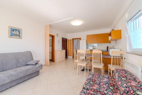 Rudi sea view apartment