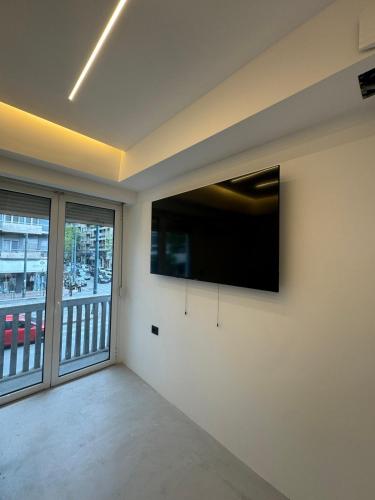 Apollon Family Apartment by zeussuites